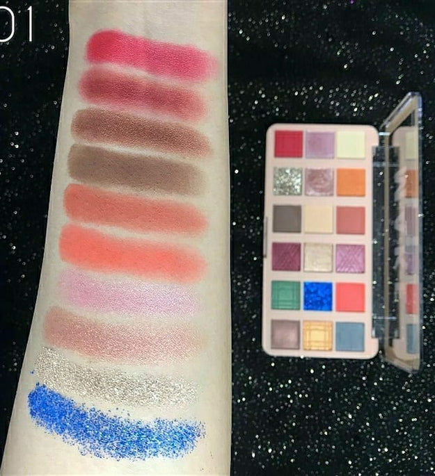 APK 18 Color EyeShadow Palette
