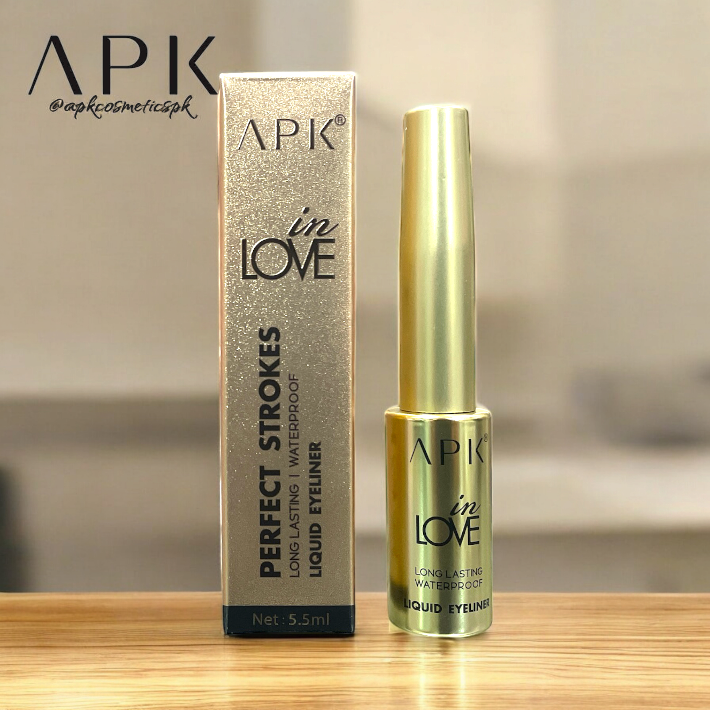 APK Perfect Strokes Longlasting Waterproof Liquid Eyeliner